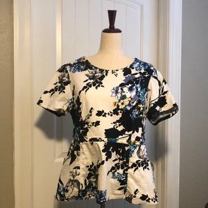 Jaanuu scrub top - like new